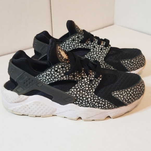 Nike Shoes - Nike ID Air Huarache
